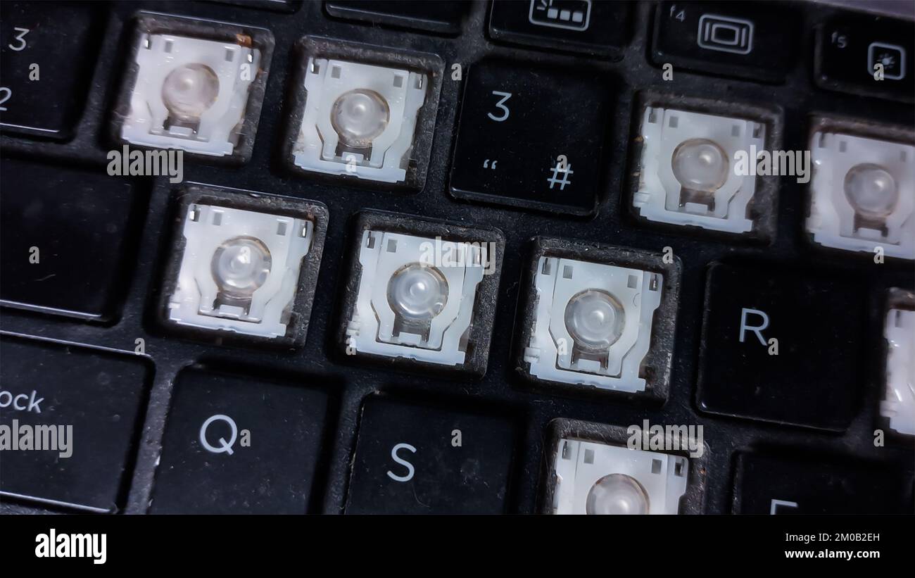 Verschmutzte Laptop-Tastatur ohne Tasten Stockfotografie - Alamy