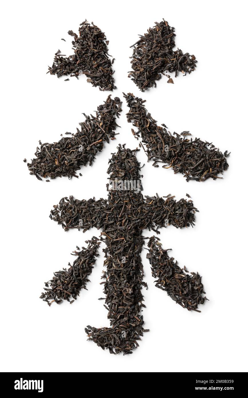 Teeschild auf chinesisch mit getrockneten Teeblättern aus dem chinesischen Keemun, isoliert auf weißem Hintergrund Stockfoto