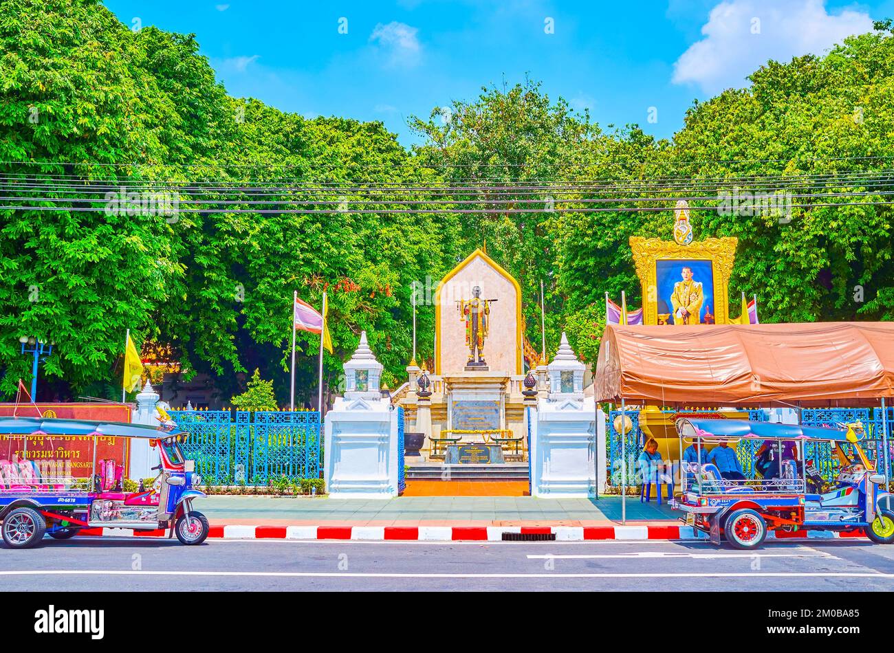BANGKOK, THAILAND - 23. APRIL 2019: Das Denkmal für Maha Sura Singhanat, den General Ayutthayas und den Bruder von König Rama I, am 23. April in Bangkok Stockfoto