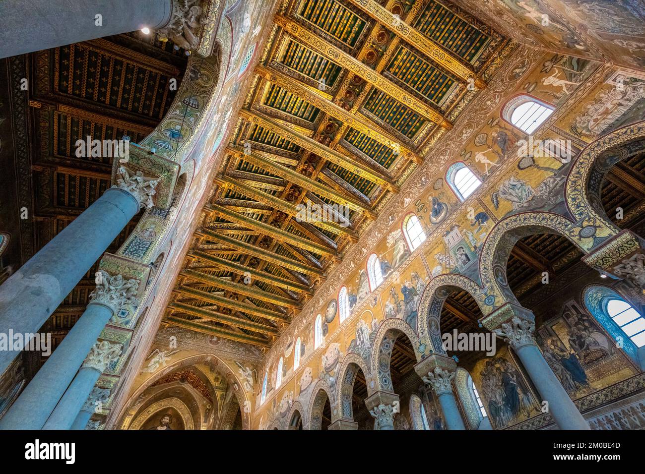 Innenansicht der Kathedrale von Monreale an der Decke. Sizilien. Stockfoto