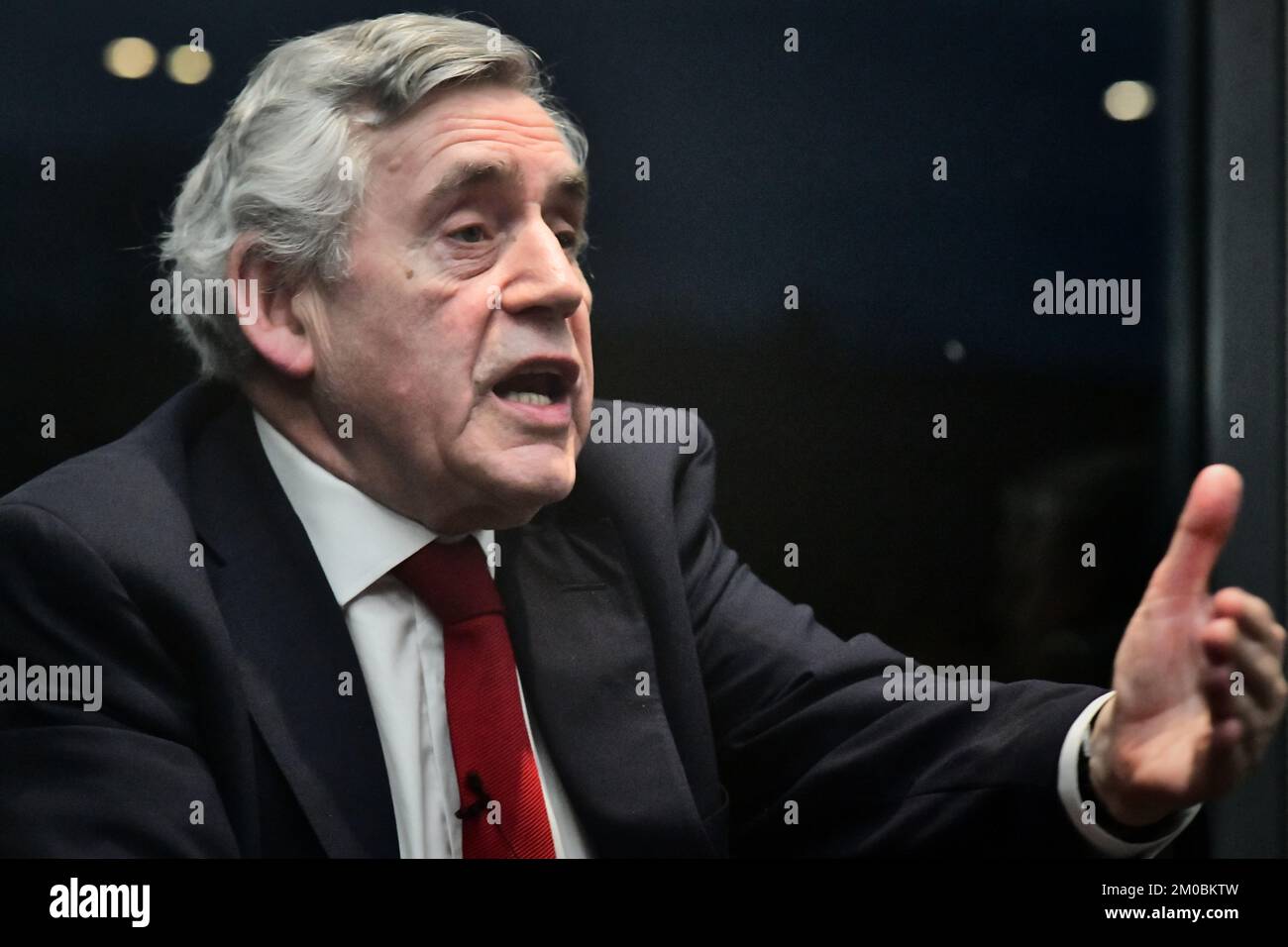 Edinburgh Scotland, Vereinigtes Königreich, 05. Dezember 2022. Der ehemalige Labour-Premierminister Gordon Brown im Apex Hotel in the Grassmarket, um Pläne darüber vorzustellen, wie eine britische Labour-Regierung die Macht im gesamten Vereinigten Königreich umverteilen würde. Live-Nachrichten von sst/alamy Stockfoto