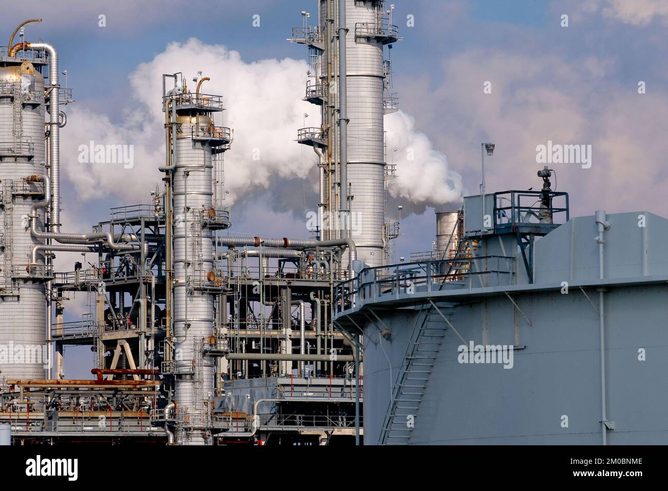 Büro des Administrators (Lisa P. Jackson) - verschiedene Bilder (BP Oil Spill) - MITGLIEDER DES ASPECT-Teams verarbeiten die Tagesdaten von Überflügen von BP Oil Spill im Golf von Mexiko. Von links nach rechts Paul Kudarauskas, John Cardarelli, Bob Kroutil, Tim Curry und Teamleiter Mark Thomas. USEPA-Foto von Eric Vance. , Umweltschutzbehörde Stockfoto