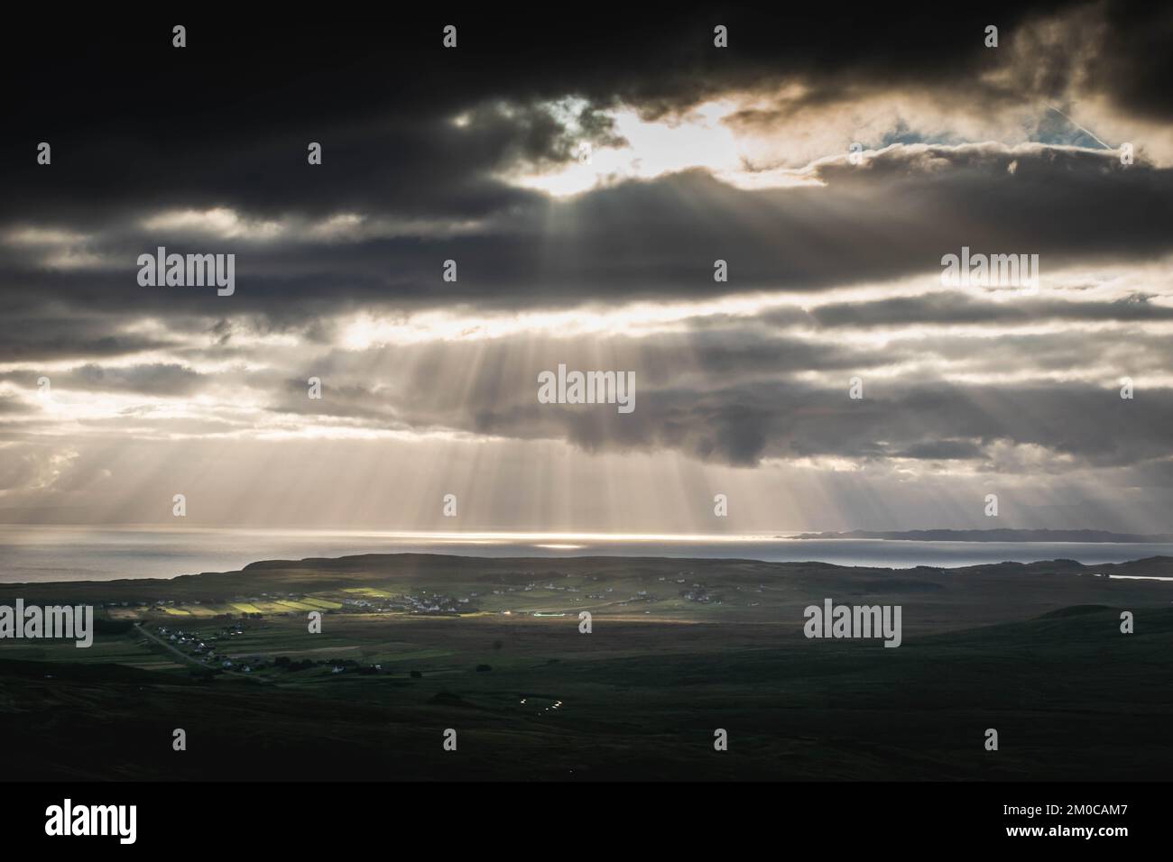 Küste der Isle of Skye im Morgensonnenlicht Stockfoto