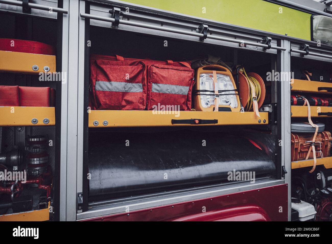 Gespendetes ehemaliges Feuerwehrgerät von Kent, das jetzt von LEMBERG-DSNS verwendet wird. Stockfoto