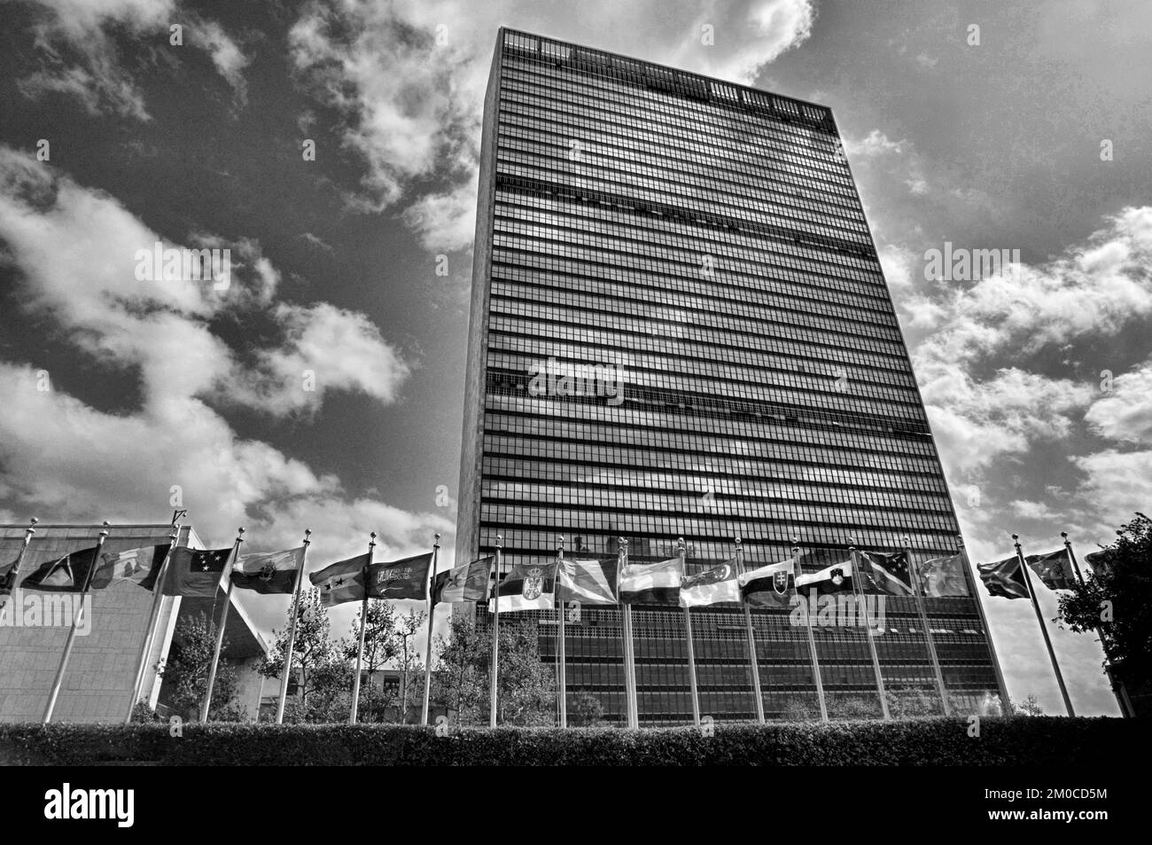 Gebäude des Hauptquartiers der Vereinten Nationen in Lower Midtown. Zwischen der 42. und der 48. Street an der 1. Avenue in Manhattan, New York, USA. Stockfoto