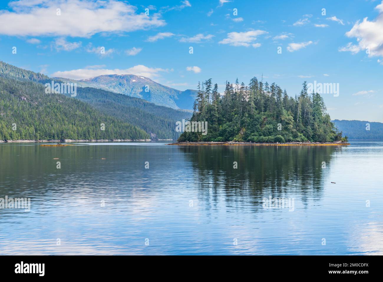 Kleine Insel im Misty Fjords National Monument in der Nähe von Ketchikan, Alaska Stockfoto