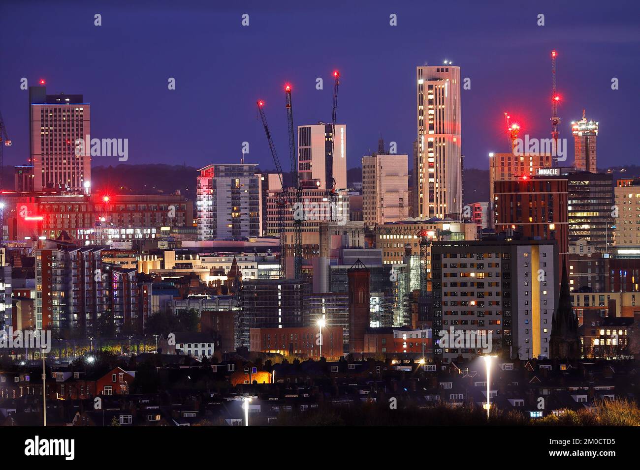 Leeds City Centre Skyline bei Nacht Stockfoto