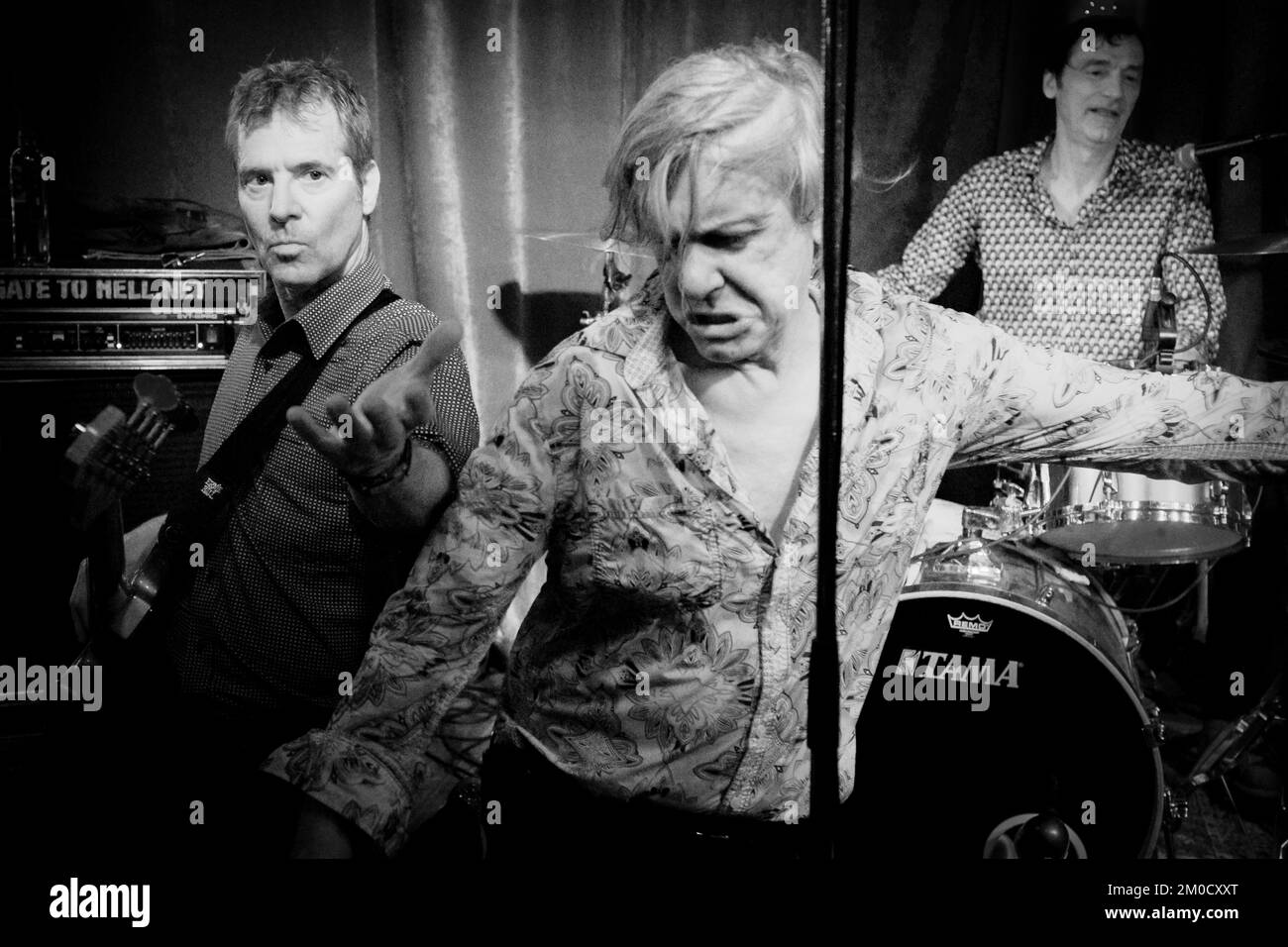 Die Fleshtones leben in einem kleinen Club in Stockholm: Ken Fox, Peter Zaremba, Bill Milhizer Stockfoto