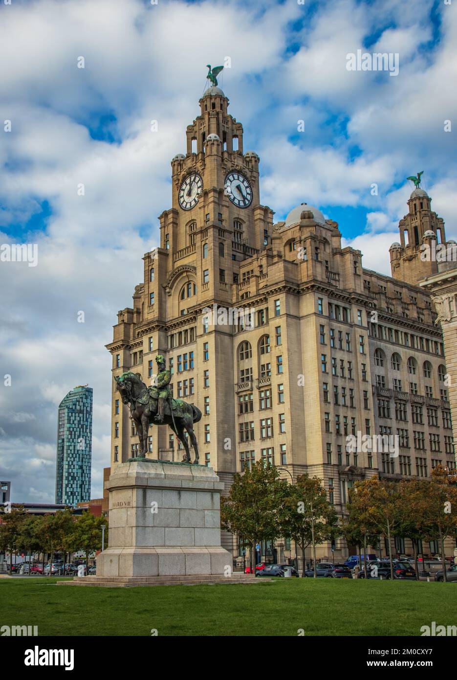 Historisches Gebäude am albert Dock in Liverpool, Großbritannien. Royal Liver Building Stockfoto