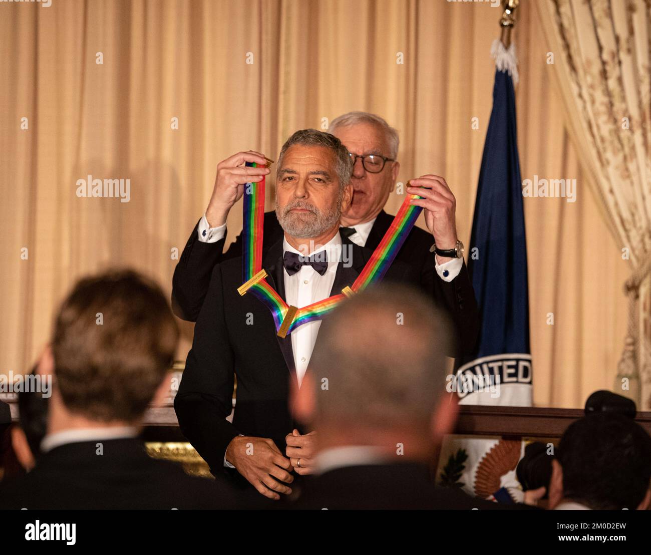 Schauspieler George Clooney und seine Frau Amal Clooney beim Kennedy Center Honors Dinner. Außenminister Antony J. Blinks hält am 3. Dezember 2022 beim Kennedy Center Honors Dinner in Washington, DC, eine Rede. Stockfoto