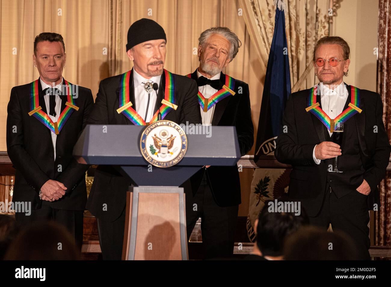 Die irische Rockband U2 wird beim Kennedy Center Honors Dinner geehrt. Außenminister Antony J. Blinks hält am 3. Dezember 2022 beim Kennedy Center Honors Dinner in Washington, DC, eine Rede. Stockfoto