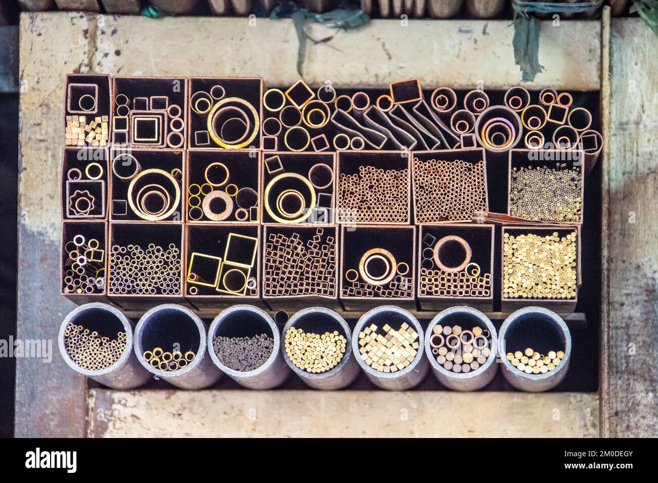 Kupfer in einem Gebäude- und Schweißzufuhrgeschäft im Bereich Jung-gu in Seoul, Südkorea Stockfoto