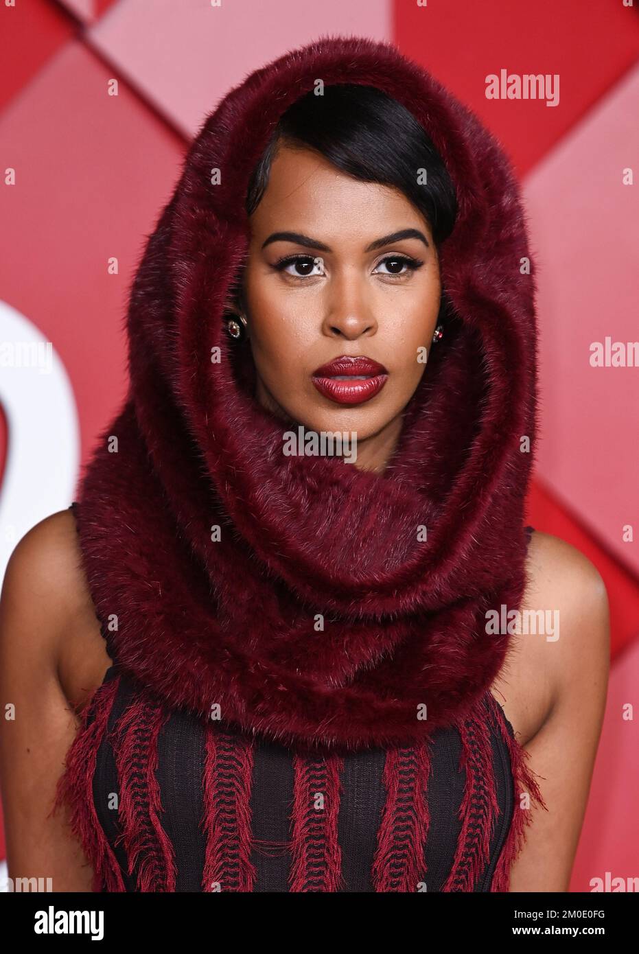 5.. Dezember 2022, London, Großbritannien. SABRINA Elba, die bei den Fashion Awards 2022 ankommt, Royal Albert Hall, London. Kredit: Doug Peters/EMPICS/Alamy Live News Stockfoto