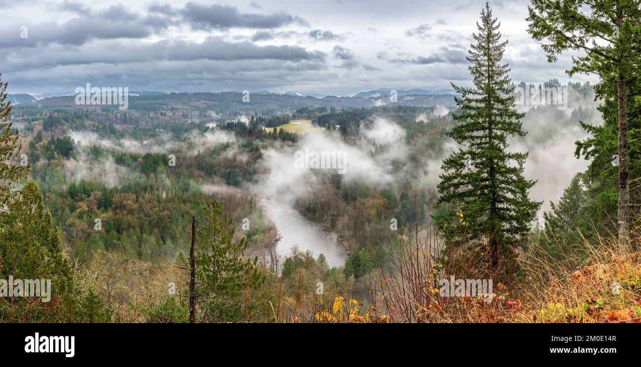 Jonsrud, ein winterlicher Aussichtspunkt im Bundesstaat Oregon. Stockfoto