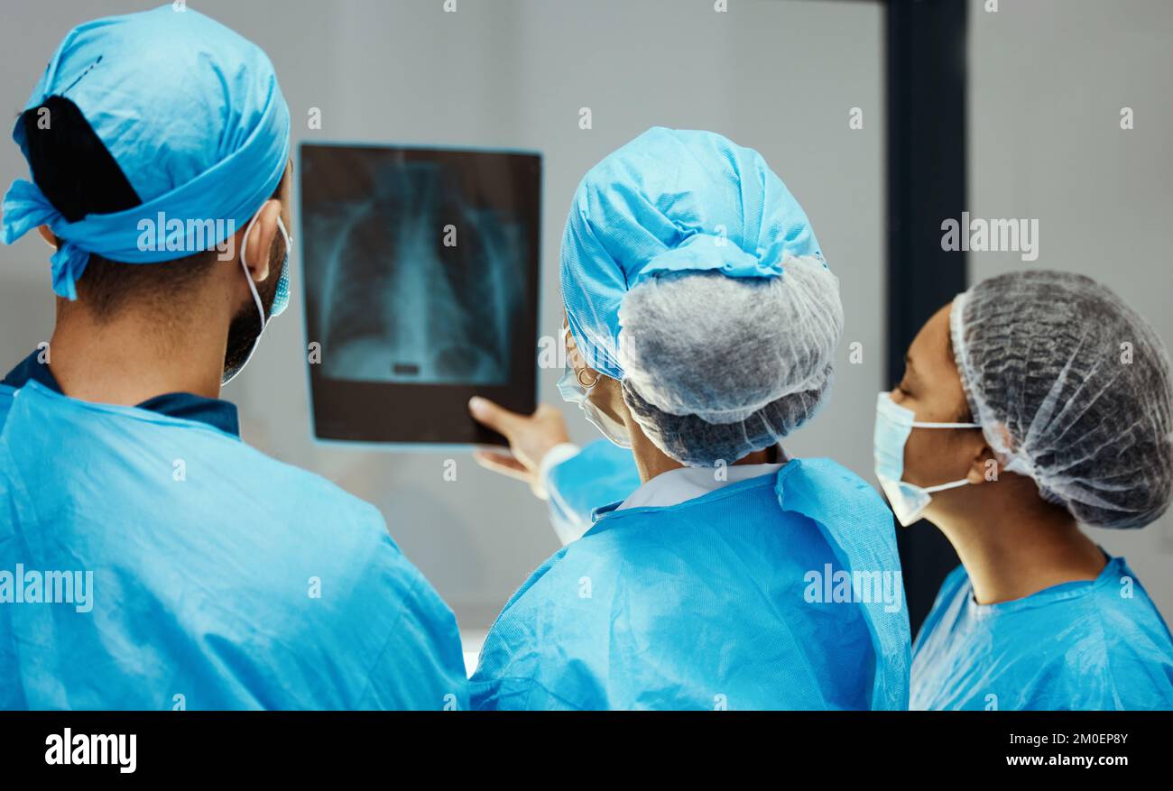 Medizin, Röntgen und Chirurgie mit Ärzten planen für mrt-Scan, Strategie oder Forschung. Medizin, Beratung und Radiologie mit Stockfoto