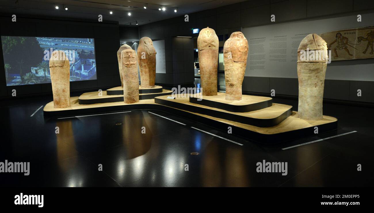 Töpfersarkophage aus Gaza im Israel-Museum in Jerusalem, Israel. Stockfoto