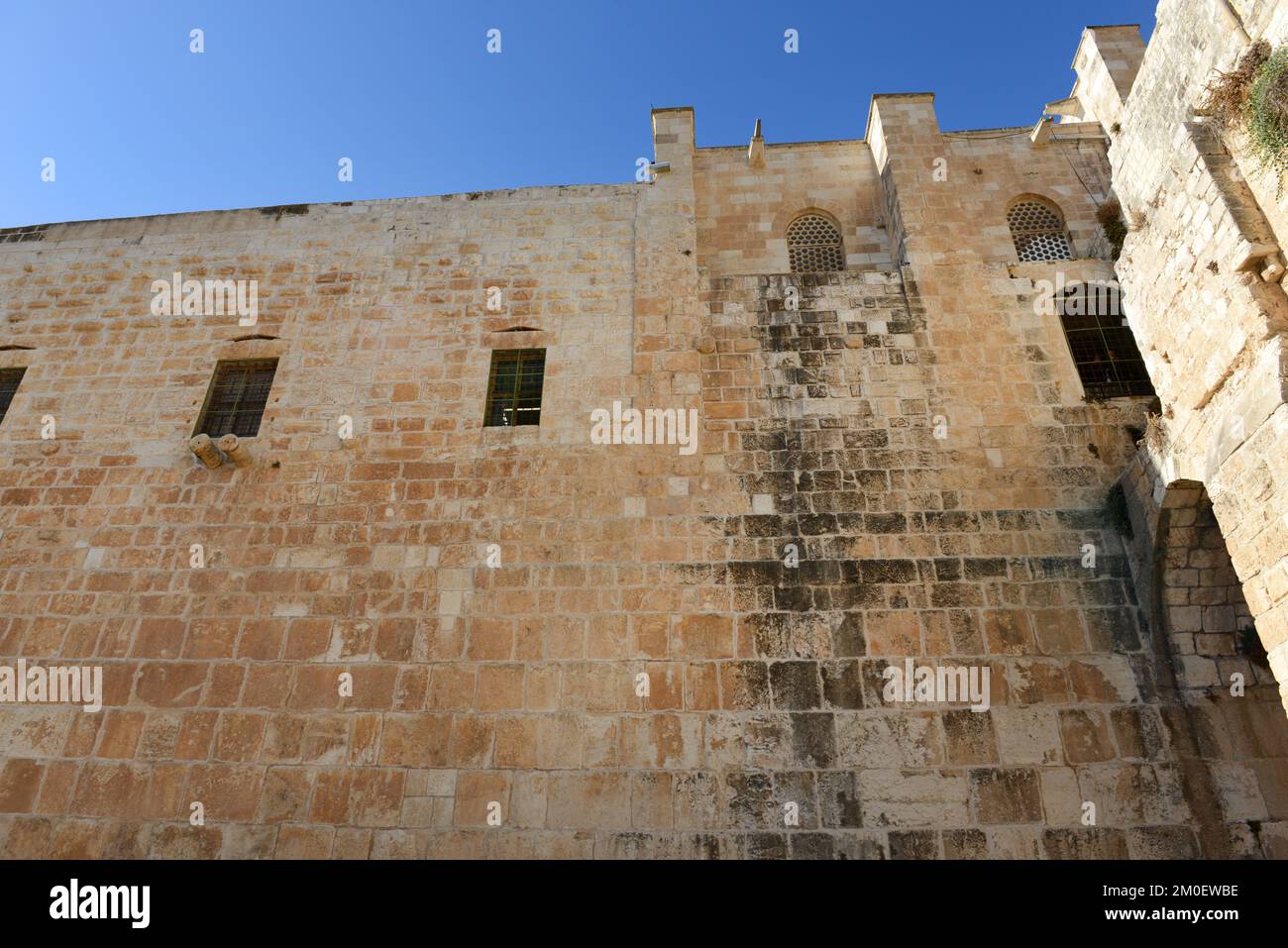 Blick auf die al-Aqsa-Moschee vom archäologischen Park in der Nähe des Dung Gate in der Altstadt von Jerusalem. Stockfoto