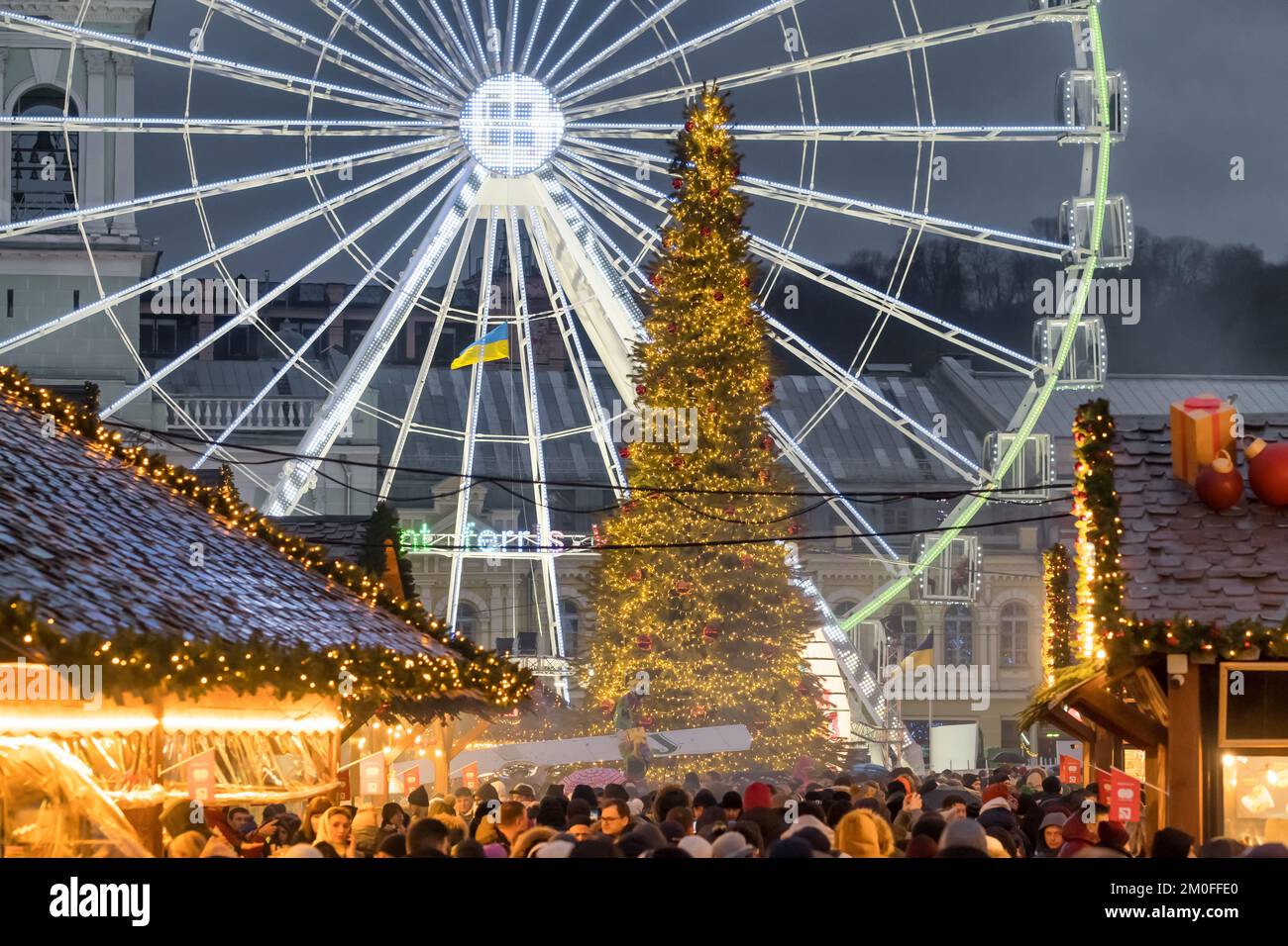 Traditioneller Weihnachtsmarkt im zentralen Podil-Viertel in Kiew, Ukraine. Stockfoto