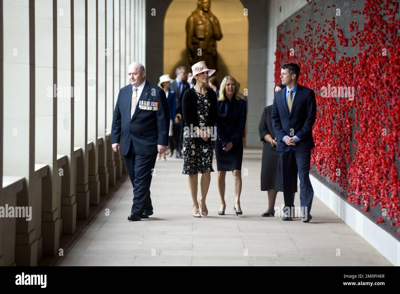 Kronprinzessin Mary und Kronprinz Frederik besuchen das Australian war Memorial in Canberra Dienstag, den 22. November 2011. FOTOGRAF SISSE STROYER / POLFOTO Stockfoto