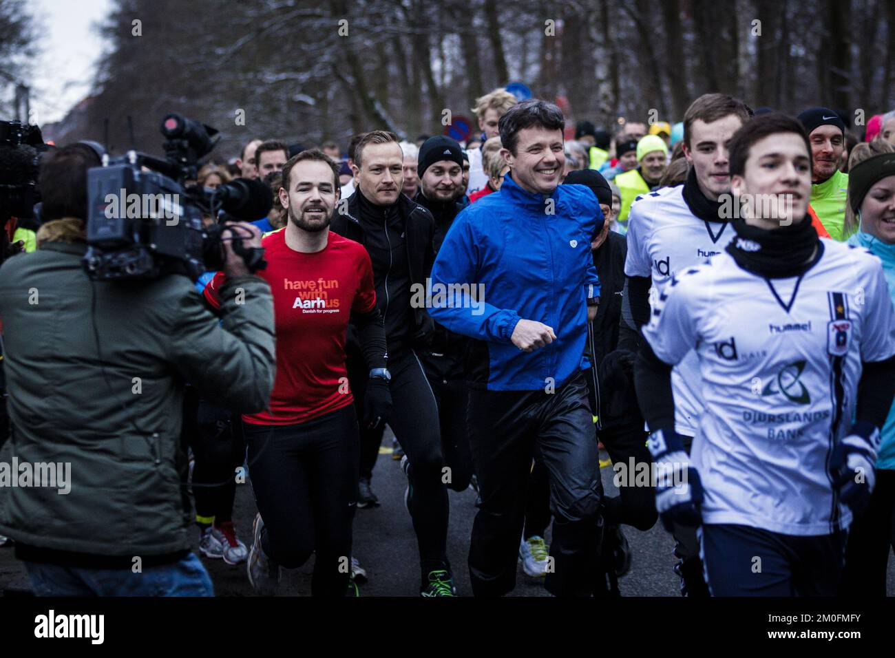 Kronprinz Frederik, 07-02-2013, nahm an dem fünf Kilometer langen Wettkampf im Marselisborg Palace Park Teil, um die „Give Your Legs to Africa“-Kollektion zu unterstützen. Sportverbände in ganz Dänemark haben Rennen in Woche 6 organisiert. (Mikkel Berg Pedersen / POLFOTO) Stockfoto