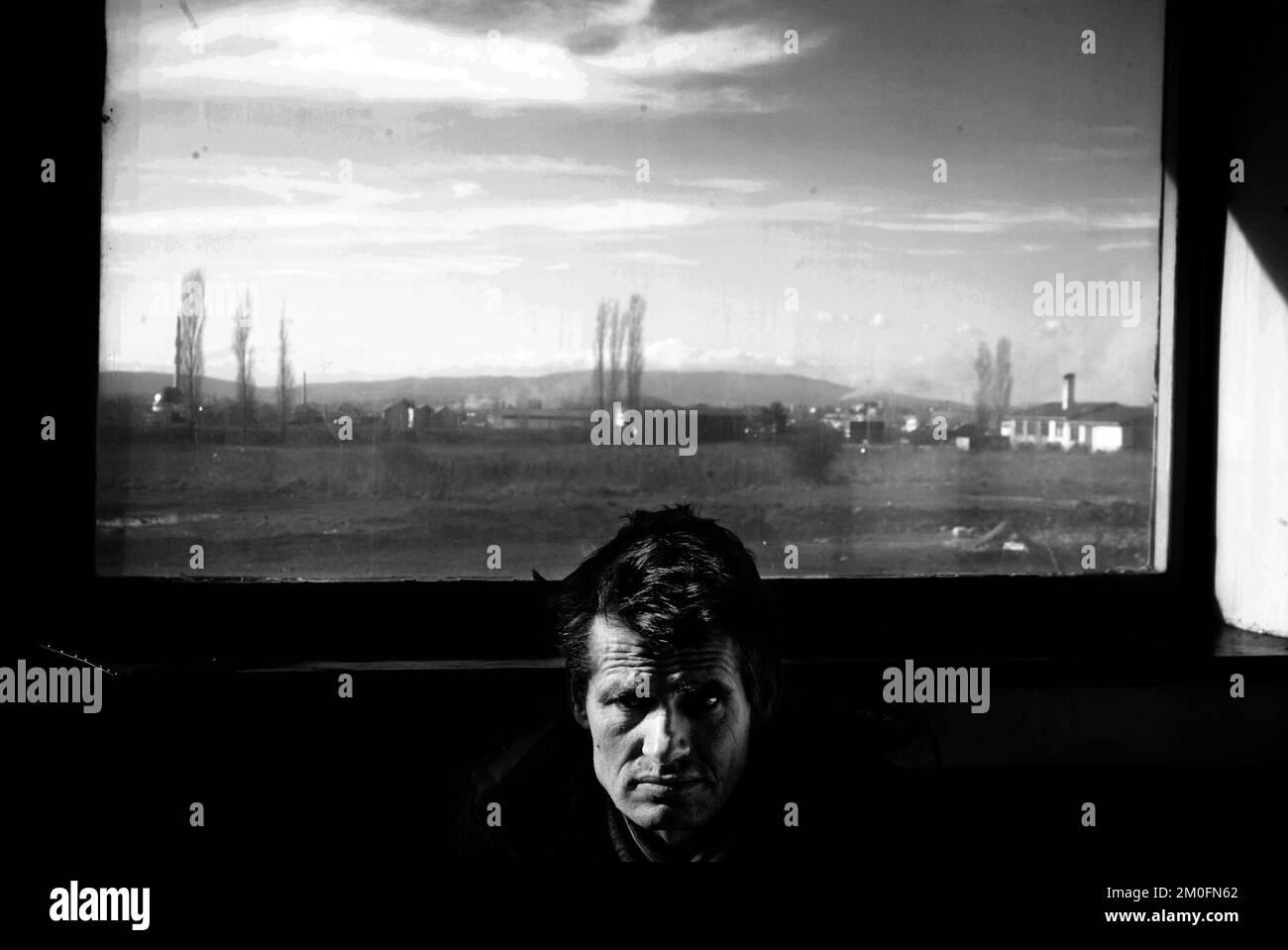 Langzeitpatienten besetzen die psychiatrischen Betten im Kosovo. Die vielen Opfer des Krieges bekommen ihr vielleicht keinen Platz, bis sie ein Verbrechen begehen oder ernste Psychosen entwickeln. Die dänische Zeitung "Politiken" besuchte die psychiatrische Station des größten Krankenhauses im Kosovo. Stockfoto