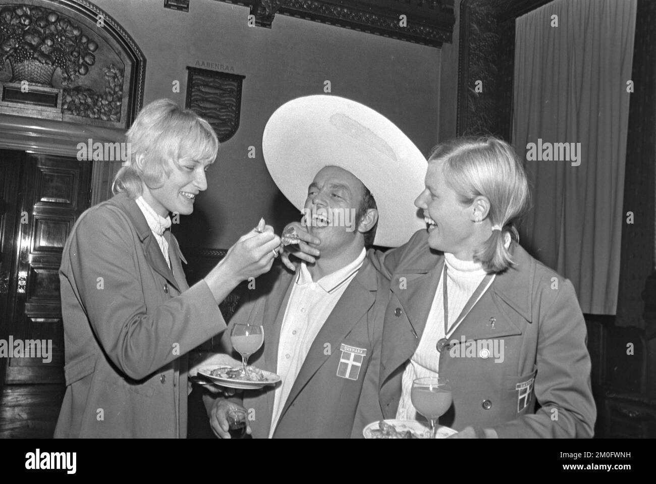 Die dänischen Fußballweltmeisterinnen kehren aus Mexiko nach Hause zurück. Fot. Am Flughafen und im Rathaus von Kbh. Naerbill. Von Lis Lene Nielsen, Lis Pedersen, Susanne Augustesen, Helene Hansen, Family. Teamleiter Jorgen Andreasen S.A. Birte Kjems und Lis Lene Nielsen. Stockfoto