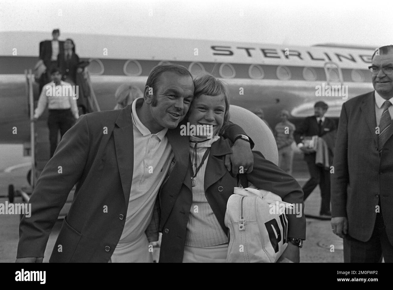 Die dänischen Fußballweltmeisterinnen kehren aus Mexiko nach Hause zurück. Fot. Am Flughafen und im Rathaus von Kbh. Naerbill. Von Lis Lene Nielsen, Lis Pedersen, Susanne Augustesen, Helene Hansen, Family. Teamleiter Jorgen Andreasen S.A. Birte Kjems und Lis Lene Nielsen. Stockfoto