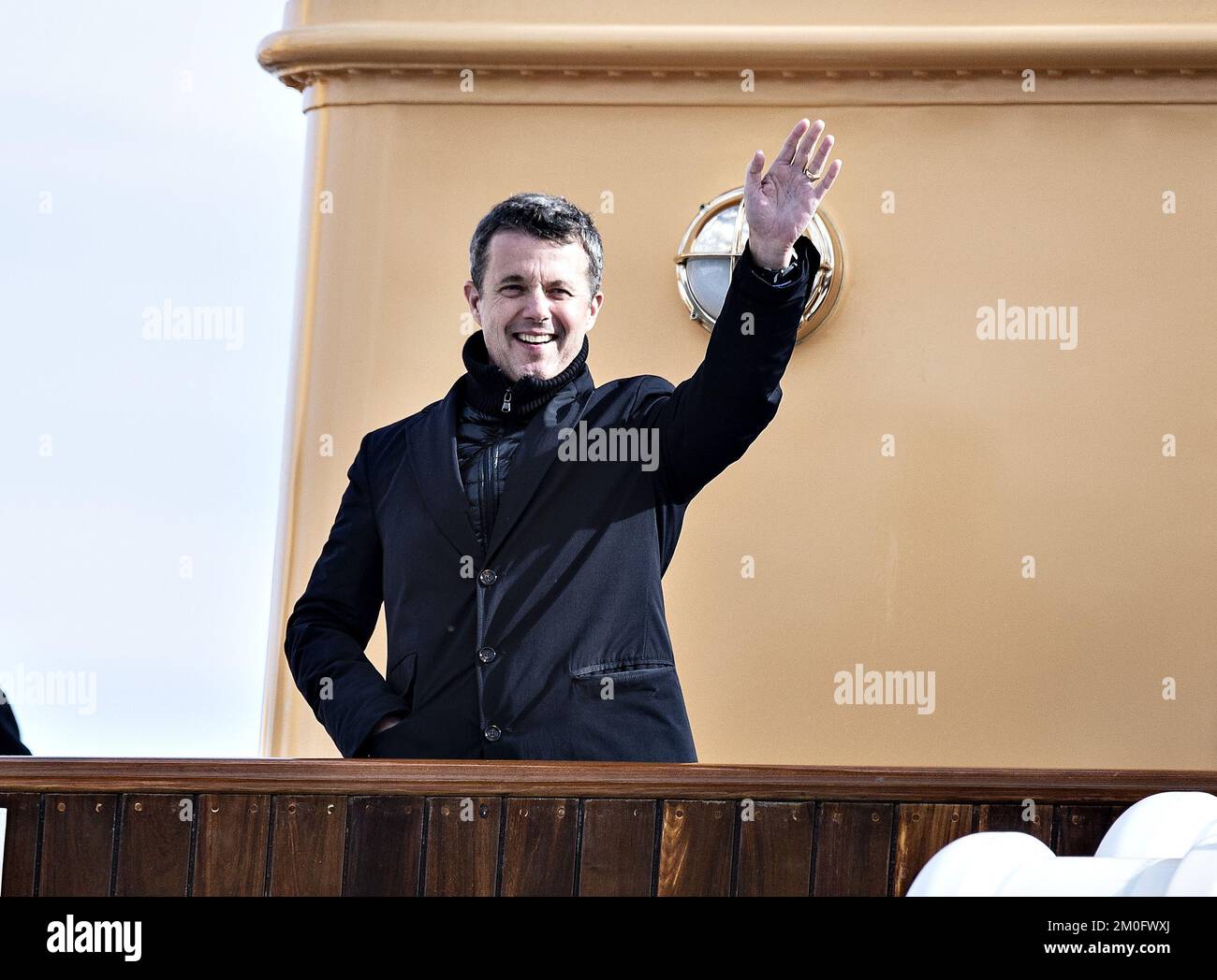 Kronprinz Frederik nimmt an der 200.. Jubiläumsfeier der nordjutlandischen Stadt Frederikshavn als Handelsstadt Teil. Der Kronprinz kam am königlichen Schiff Dannebrog an und wurde von den Stadtbewohnern sowie Bürgermeister Birgit S. Hansen begrüßt Stockfoto