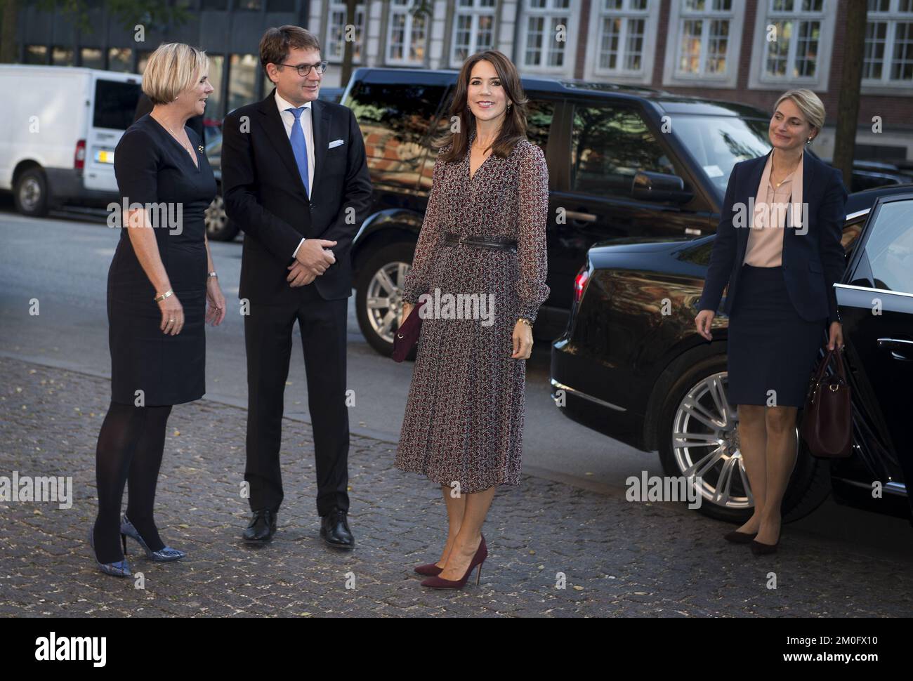 Am 10. 2018. Oktober überreichte HRH Crown Princess Mary den CSR Sustainable Business Award auf der CSR-Konferenz im Kopenhagener Börsengebäude. Die diesjährige Auszeichnung ging an den Vice CEO von A.P. Moller-Maersk Claus V Hemmingsen. Stockfoto