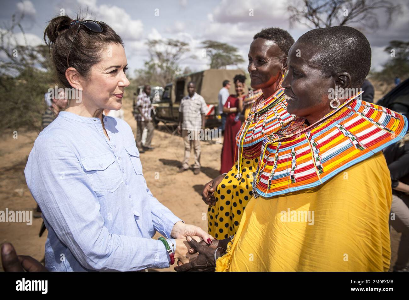 Am 27.. Und 28. 2018. November besuchte Kronprinzessin Mary Kalama in Kenia zusammen mit der Entwicklungsministerin Ulla TØRNÆS. Sie kamen am 27.. November auf dem Flugplatz von Kalama im Land Samburu an und wurden von prominenten Mitgliedern der Kalama-Gesellschaften begrüßt. Danach besuchten sie die Kalama Conservancy, wo sie sich mit einheimischen Frauen trafen, die von dänischer Unterstützung für die Gründung kleiner nachhaltiger Unternehmen profitierten. Der gesamte Besuch konzentriert sich insbesondere auf die Förderung der Rechte der Frau und der wirtschaftlichen Unabhängigkeit durch lokale Projekte. Stockfoto