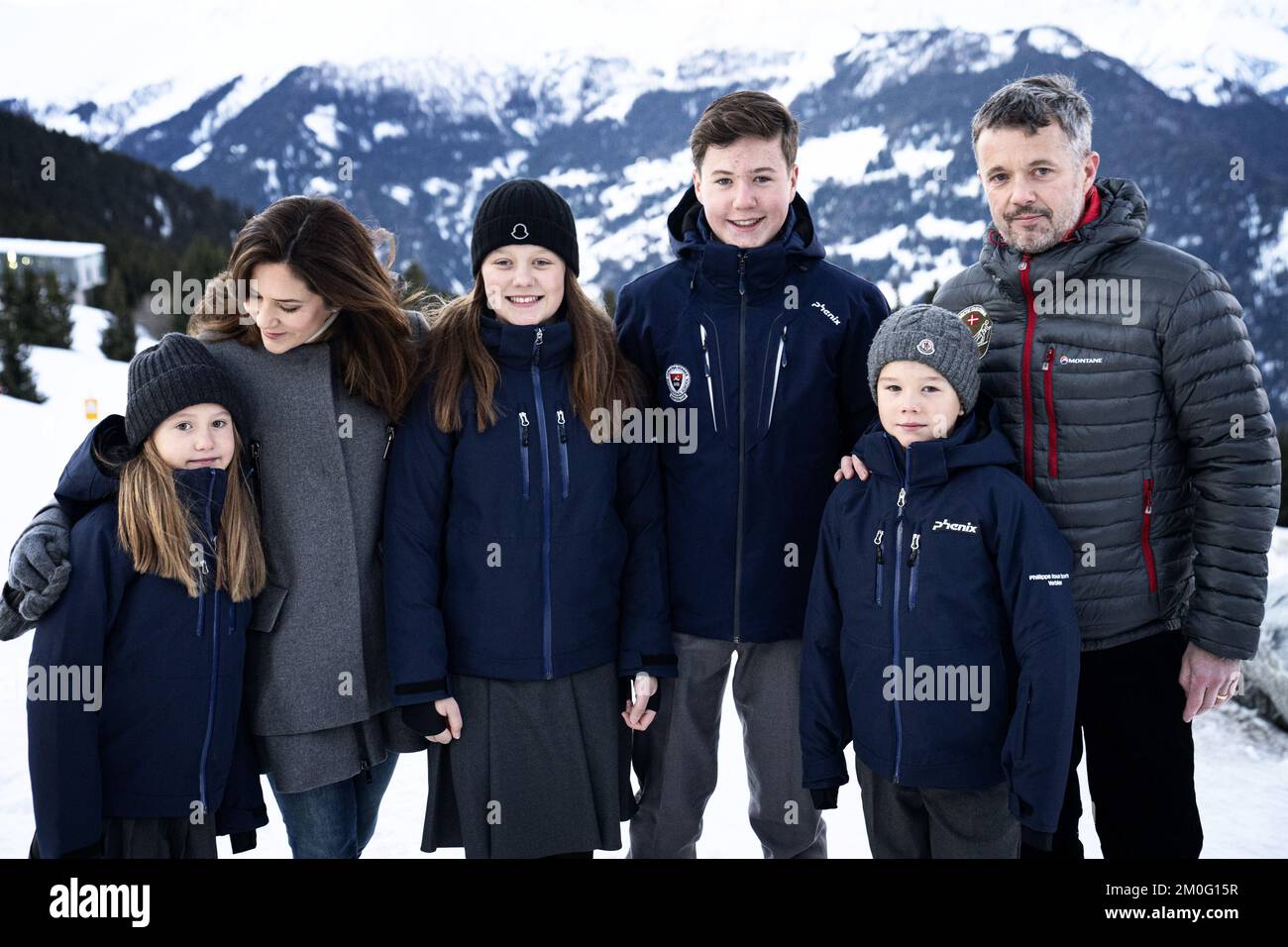 Fotos der Familie Kronprinz der Schultag der Kinder beginnt an der Lemania-Verbier International School in Verbier, Schweiz. Die Kinder des Kronprinzen-Paares Königliche Hoheiten Prinz Christian, Prinzessin Isabella, Prinz Vincent und Prinzessin Josephine beginnen am Montag, den 6. Januar 2020, ein 12-wöchiges Schulprogramm an der Lemania-Verbier International School in der Schweiz. Hinweis: Die Verteilung über Newswire erfolgt nur in Dänemark. Der internationale Vertrieb erfolgt auf provisionsbasis. Stockfoto