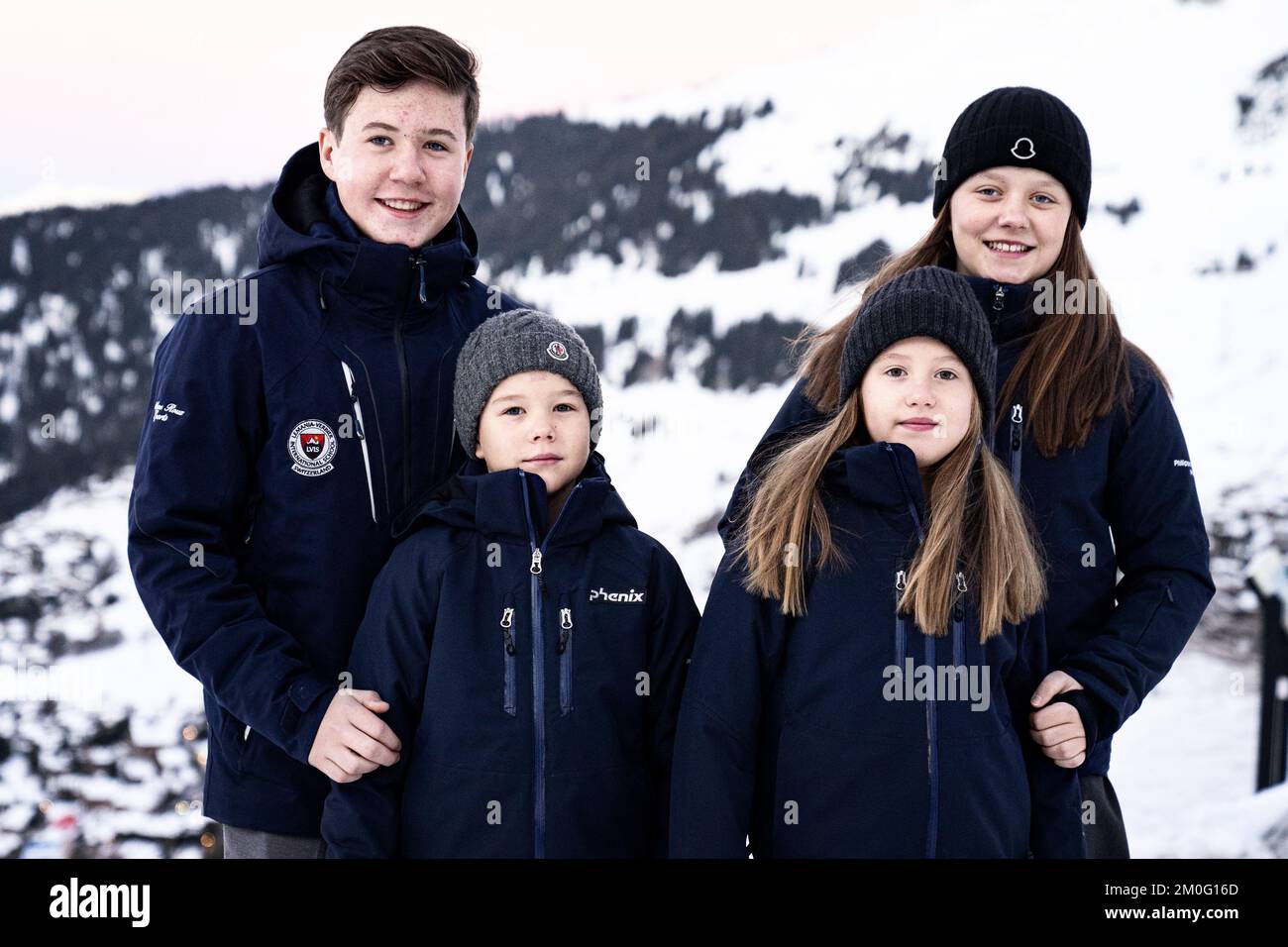 Fotos der Familie Kronprinz der Schultag der Kinder beginnt an der Lemania-Verbier International School in Verbier, Schweiz. Die Kinder des Kronprinzen-Paares Königliche Hoheiten Prinz Christian, Prinzessin Isabella, Prinz Vincent und Prinzessin Josephine beginnen am Montag, den 6. Januar 2020, ein 12-wöchiges Schulprogramm an der Lemania-Verbier International School in der Schweiz. Hinweis: Die Verteilung über Newswire erfolgt nur in Dänemark. Der internationale Vertrieb erfolgt auf provisionsbasis. Stockfoto