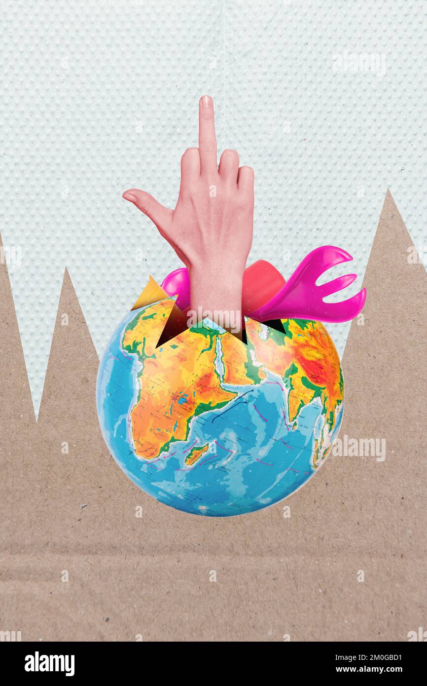Collage Foto von Respektlosigkeit Mittelfinger gegen Plastik Verschmutzung Planet Reuse Abfall sparen Naturplakat isoliert auf lackiertem Hintergrund Stockfoto