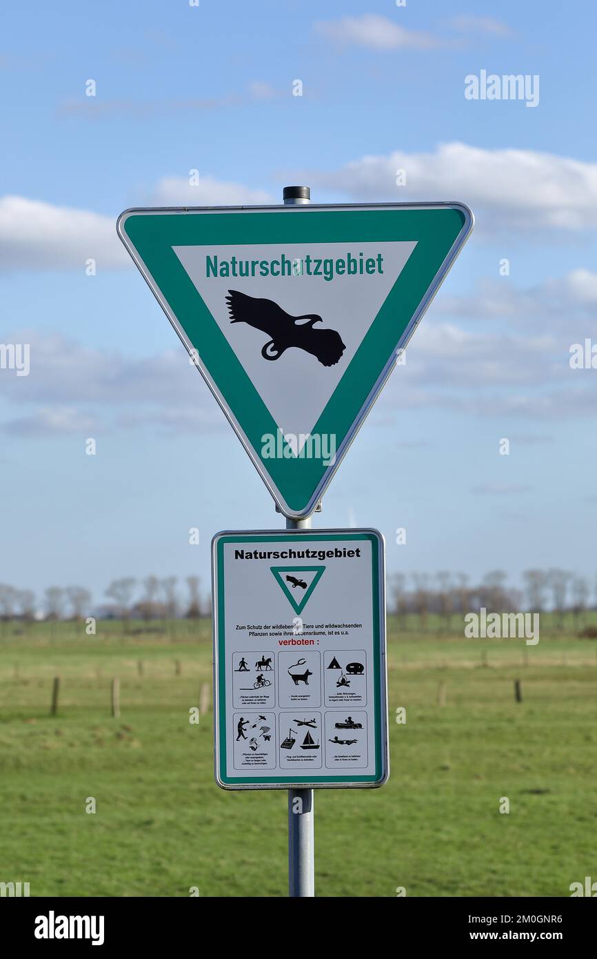 Unterschreiben Sie das Naturschutzgebiet mit Hinweis auf alles Verbotene, Nordrhein-Westfalen, Deutschland, Europa Stockfoto