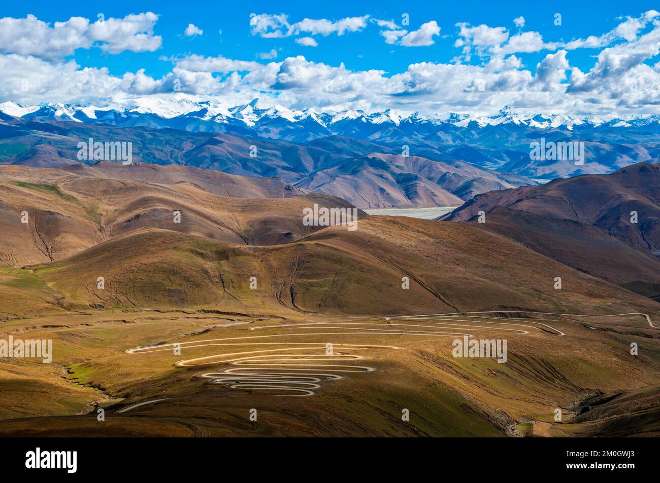Serpentinen auf dem Weg zum Mount Everest, Tibet, Asien Stockfoto