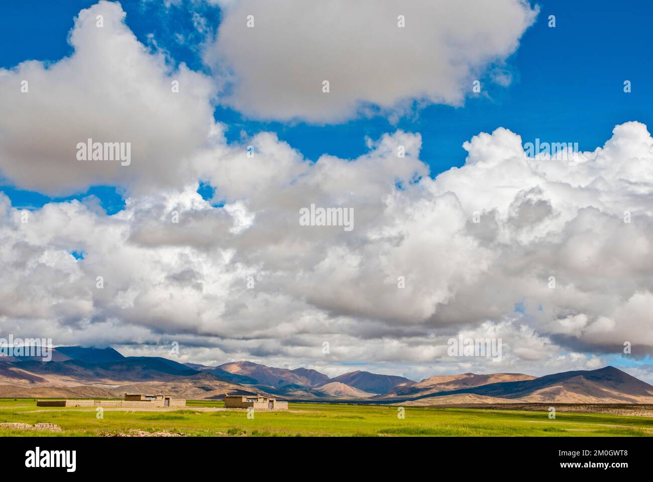 Überflutete, weite Landschaft in Tibet entlang der südlichen Route nach Westtibet, Asien Stockfoto