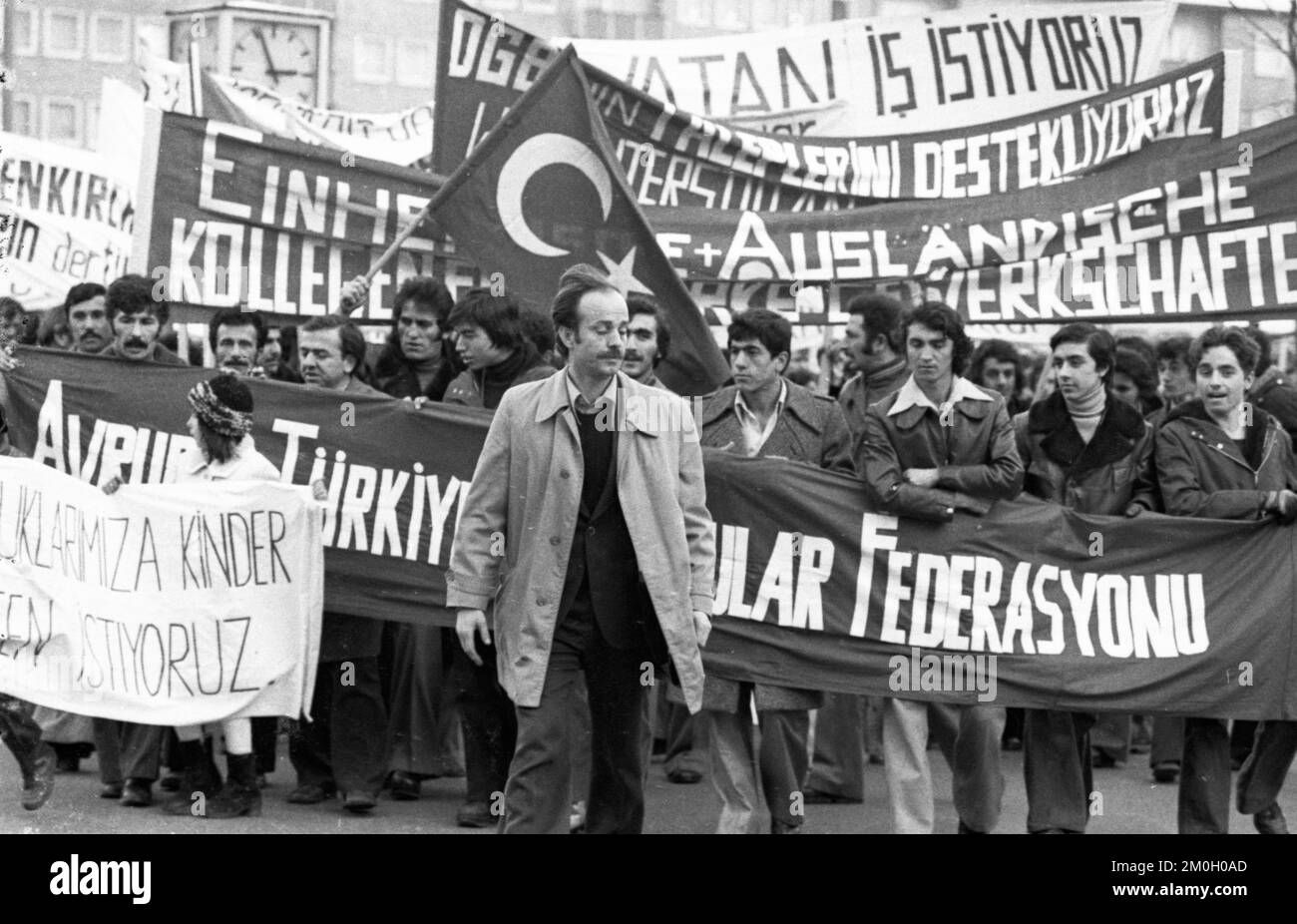 Auch der Protest gegen die Folgen der Arbeitslosigkeit durch eine türkische Demonstration am 06.12.1975 in Gelsenkirchen richtete sich gegen die Auswirkungen Stockfoto