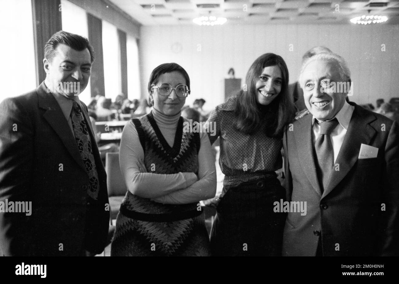 Internationale Berufsverbotskonferenz am 29.05.1976 in typischem Warbler (Sylvia) Gingold 2. von rechts N.N. Rest, Deutschland, Europa Stockfoto