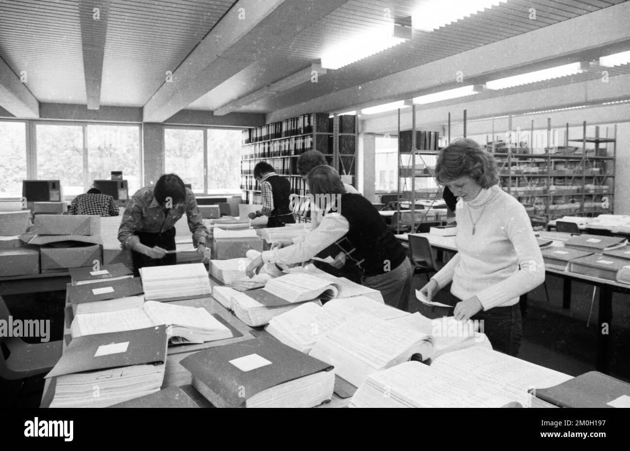 Arbeit beim Zentralbüro für die Zuweisung von Studienplätzen (ZVS) am 20.10.1975 in Dortmund, Deutschland, Europa Stockfoto