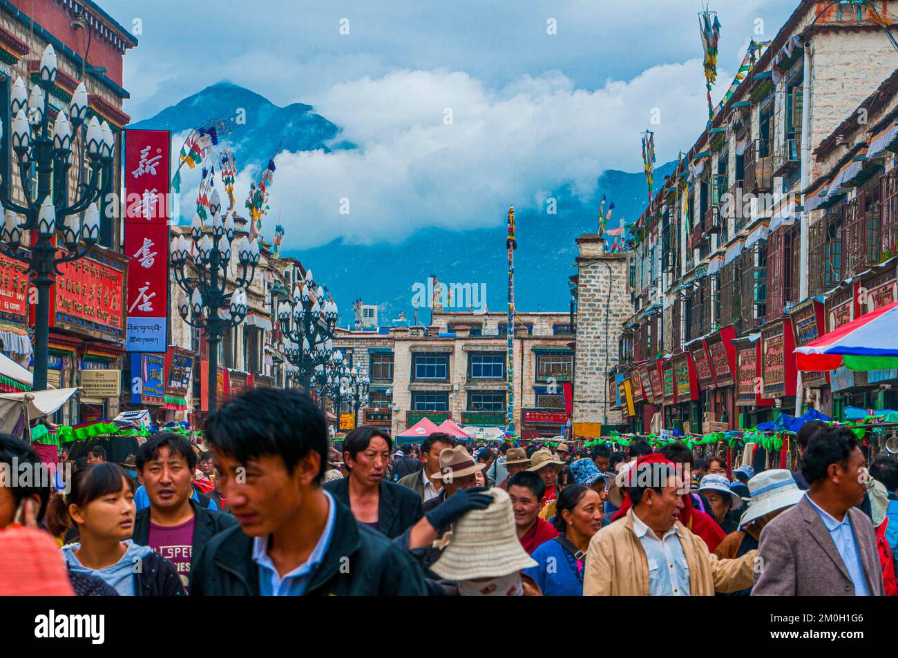 Die Barkhor-Beschneidung für Pilger und Einheimische, Lhasa, Tibet, Asien Stockfoto
