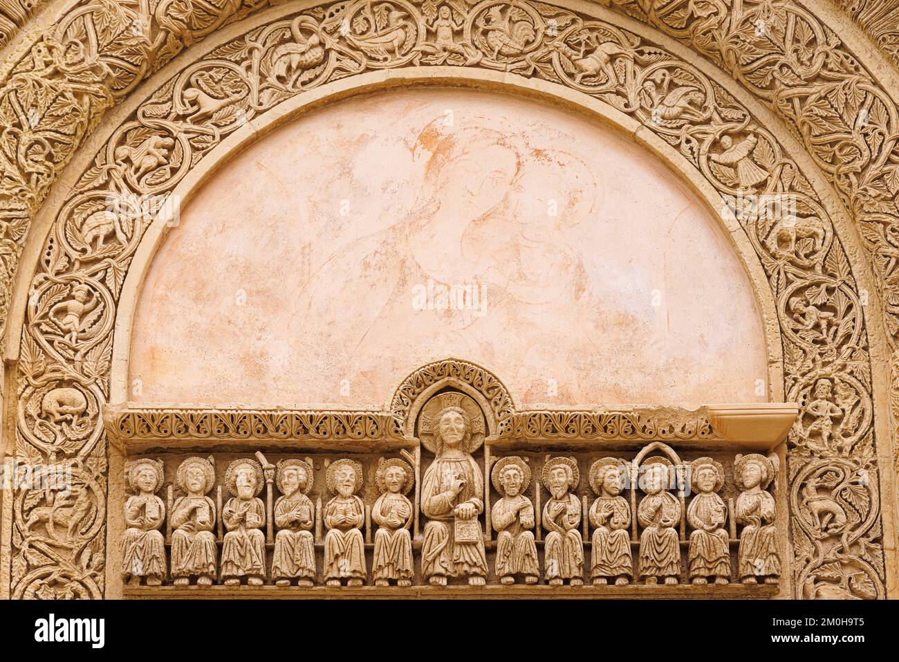 Italien, Apulien, Galatina, Basilica di Santa Caterina d'Alessandria, Details der Veranda Skulpturen Stockfoto