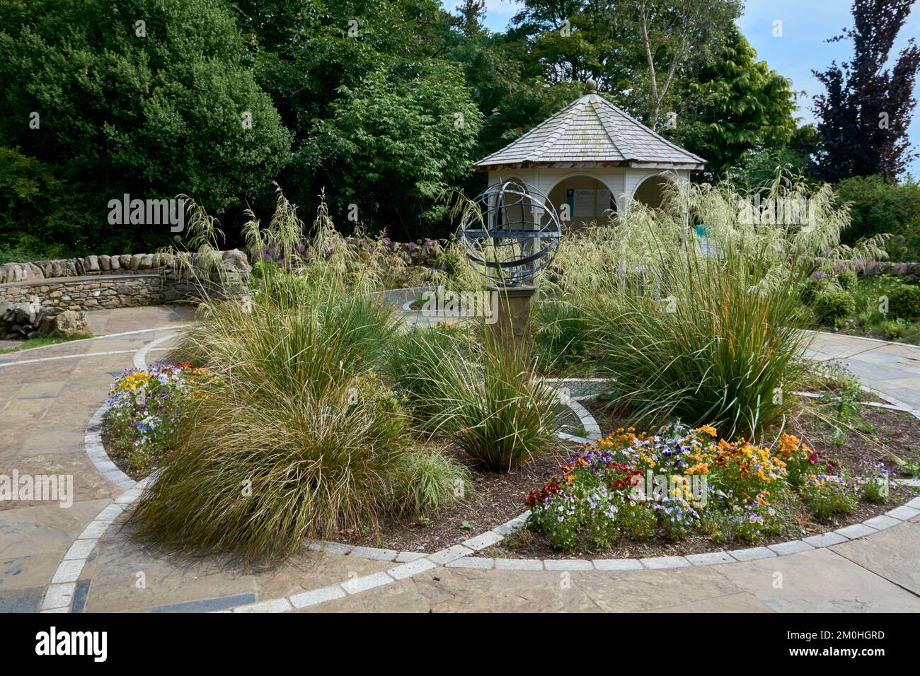 Der Garten der Besinnung in den Threave Gardens in der Nähe von Schloss Douglas, Dumfries und Galloway, Schottland. Stockfoto