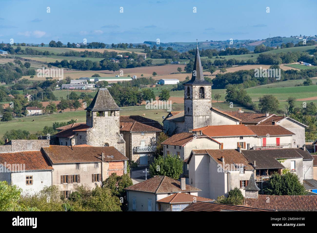 Frankreich, Cantal, Saint Santin de Maurs et Saint Santin, das Dorf