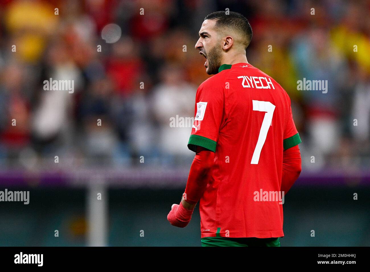 AL RAYYAN, KATAR - DEZEMBER 6: Hakim Ziyech von Marokko reagiert während der Runde 16 - FIFA Weltmeisterschaft Katar 2022 zwischen Marokko und Spanien im Education City Stadium am 6. Dezember 2022 in Al Rayyan, Katar (Foto: Pablo Morano/BSR Agency) Stockfoto