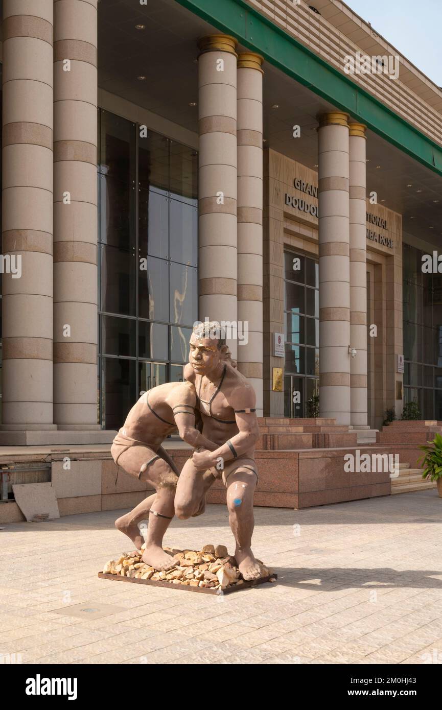 Senegal, Dakar, großes Nationaltheater, Statue Stockfoto