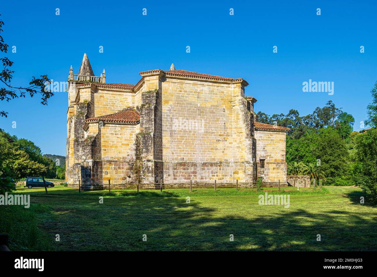 Spanien, Provinz Kantabrien, Alfoz de Lloredo, Dorf Cig?enza am Camino del Norte, spanische Pilgerroute nach Santiago de Compostela, Kirche San Martin aus dem 18.. Jahrhundert im kolonialen Barockstil Stockfoto