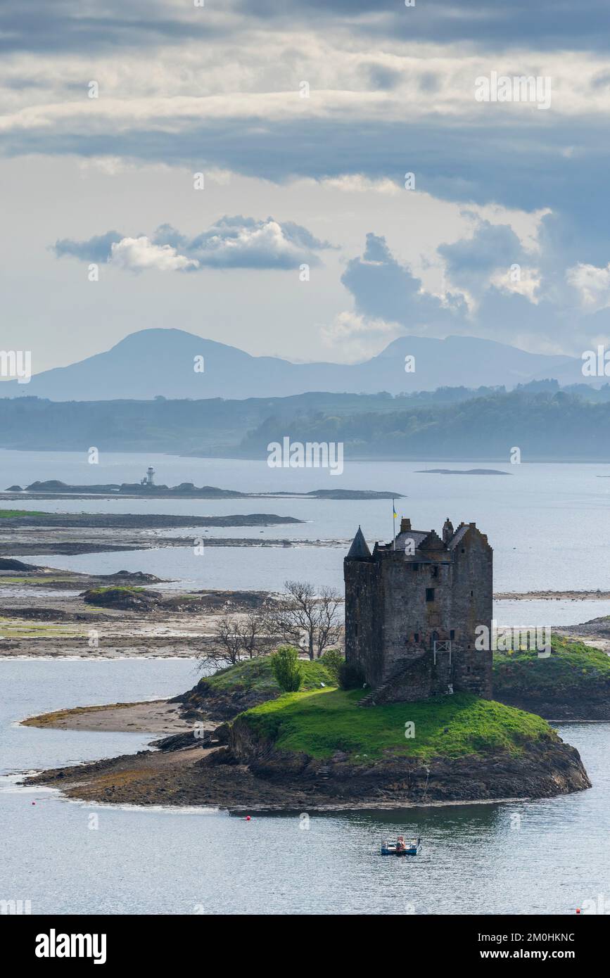 Vereinigtes Königreich, Schottland, Highland, Argyll, Port Appin, Schloss Stalker, Loch Laich Stockfoto