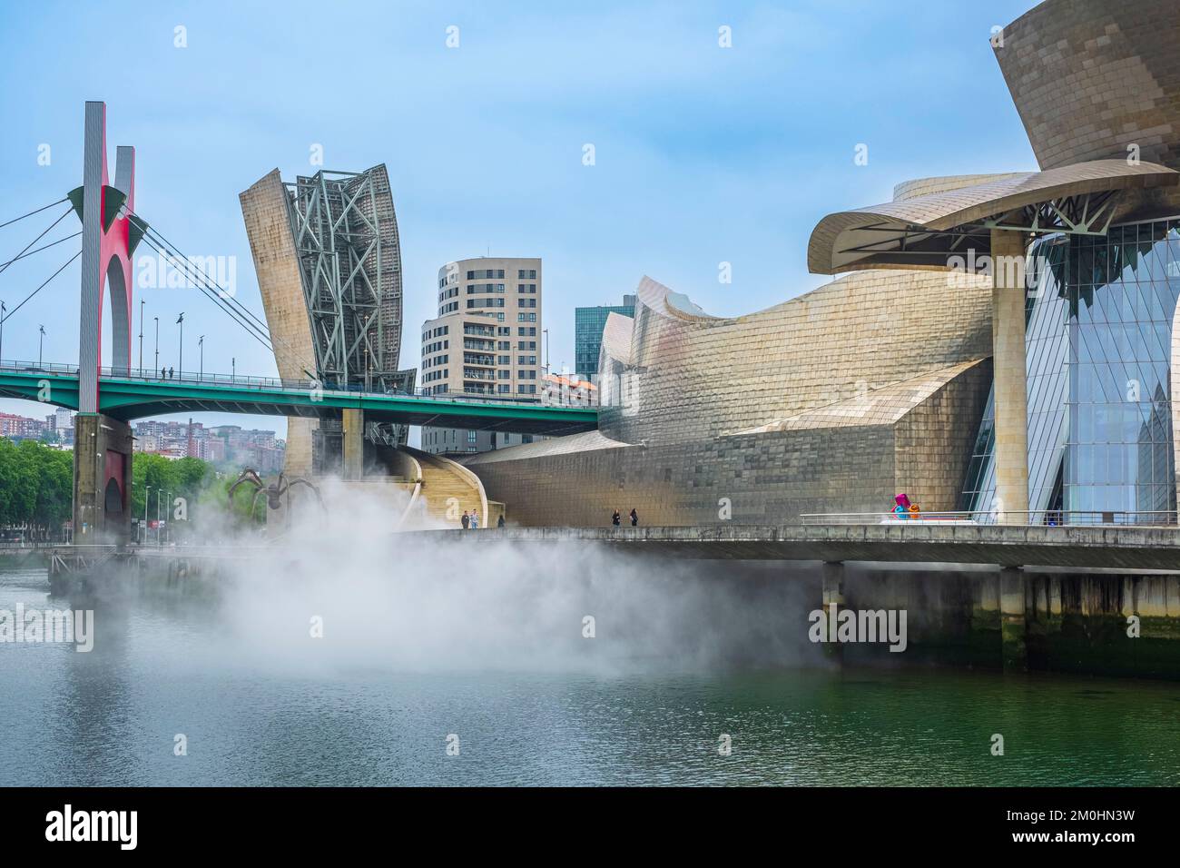 Spanien, Provinz Biskaya, Bilbao, Bühne auf dem Camino del Norte, spanische Pilgerroute nach Santiago de Compostela, ein UNESCO-Weltkulturerbe, Guggenheim Museum, entworfen vom amerikanisch-kanadischen Architekten Frank Gehry Stockfoto