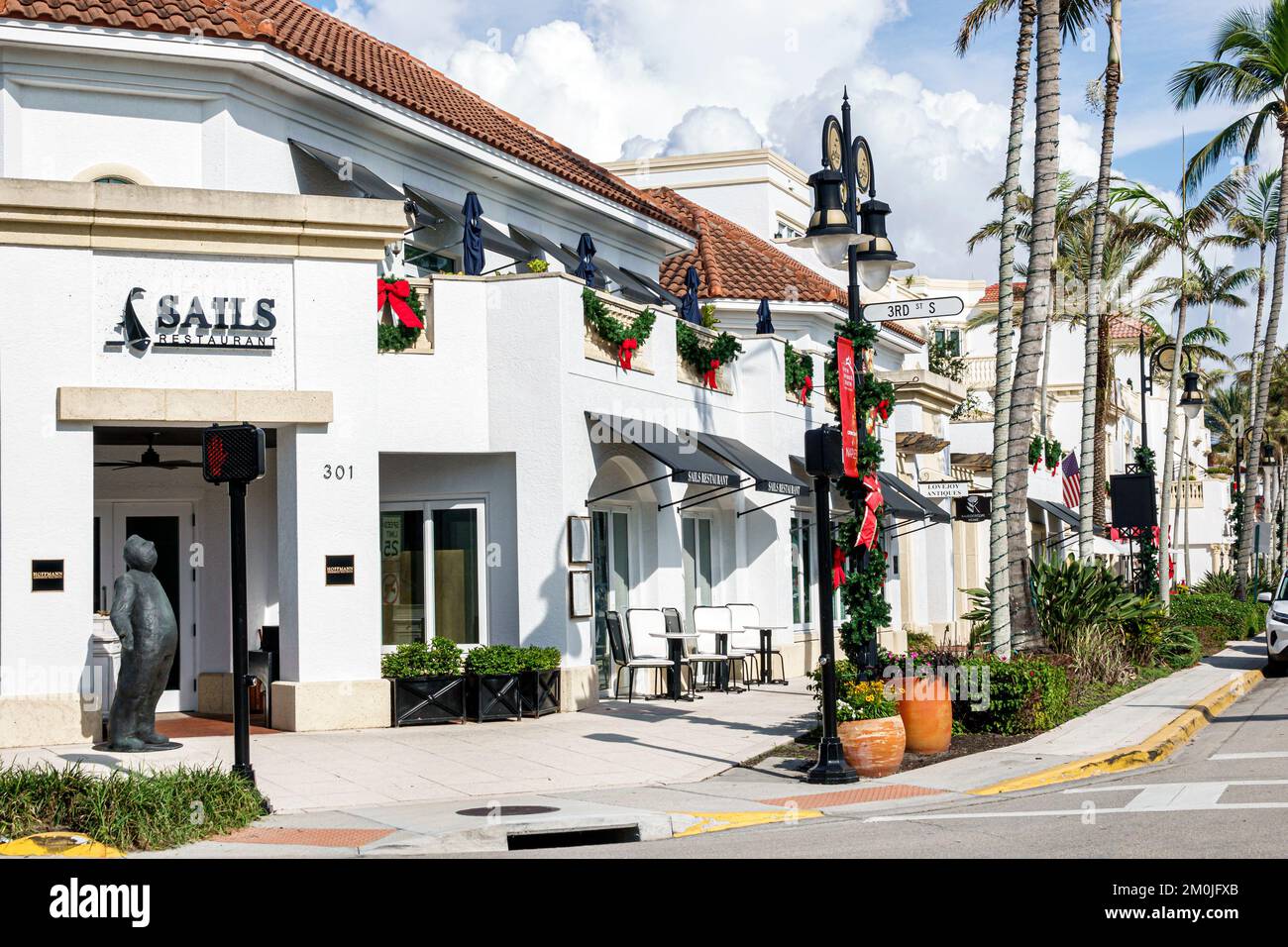 Naples Florida, 5. Fifth Avenue South, Gebäude vor dem Haupteingang, Sails Restaurant Restaurants Dining Dining out zwanglose Ca Stockfoto