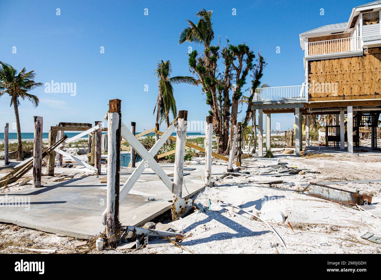 Fort Ft. Myers Beach Florida, Golf von Mexiko Estero Island Estero Boulevard, Haus Häuser Häuser Häuser Eigentum Hurrikan Ian Schaden Zerstörung beschädigt d Stockfoto